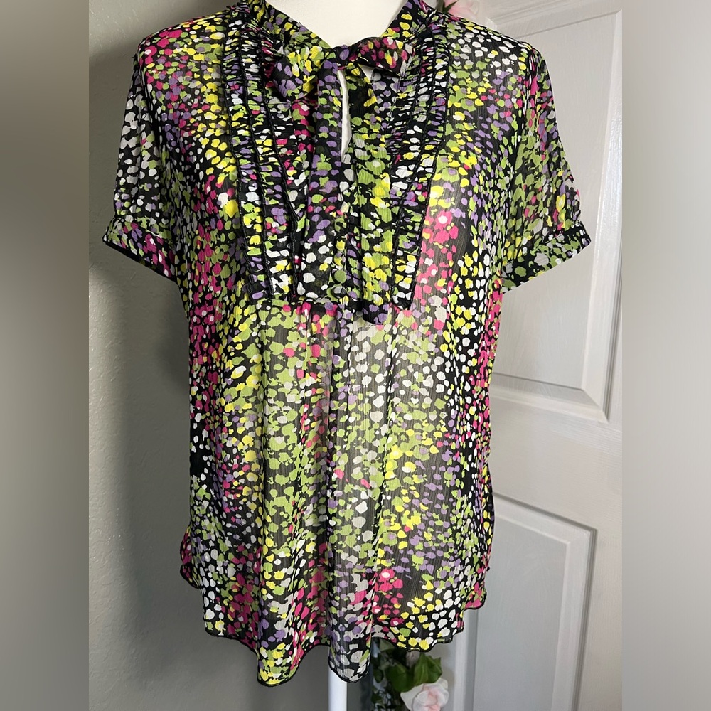 💫 Apostrophe short sleeve modest sheer ruffle front multicolor blouse - Picture 2 of 16